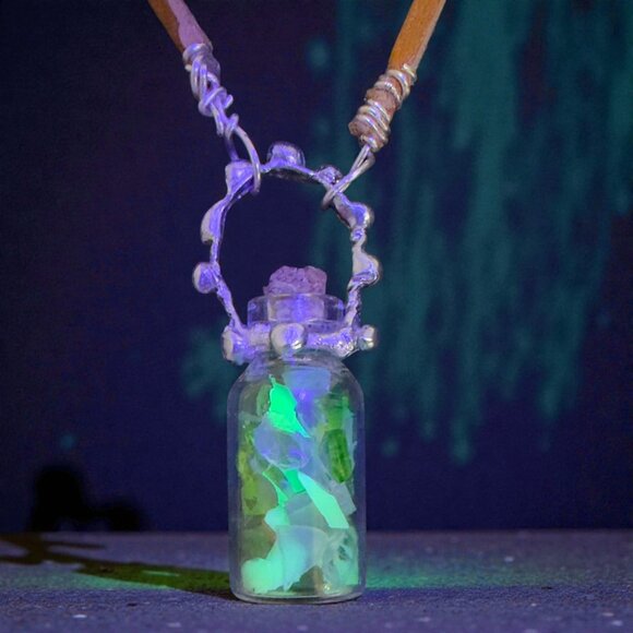 Vintage Sea Glass & Uranium Luminescent Elixir Vial Pendant Soldered & Leather - Picture 4 of 12
